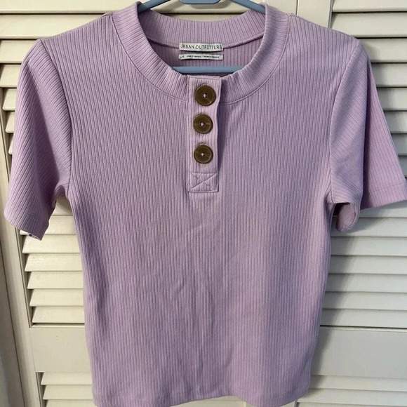 Urban Outfitters Rina Ribbed Knit fitted 3 Button Top size L - Picture 2 of 3